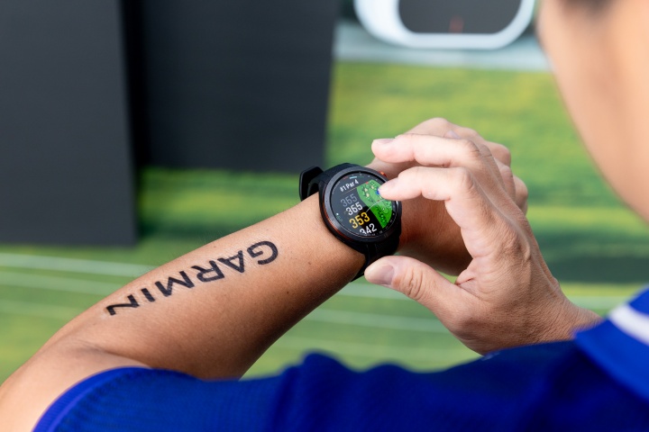 宛如虛擬桿弟！Garmin 新一代 Approach S70 進階高爾夫球 GPS 腕錶發表，售價 $21,990 元起