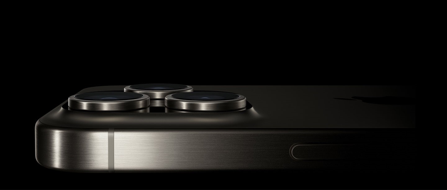 iPhone15 Pro 採用了新的鈦合金材質打造機身。