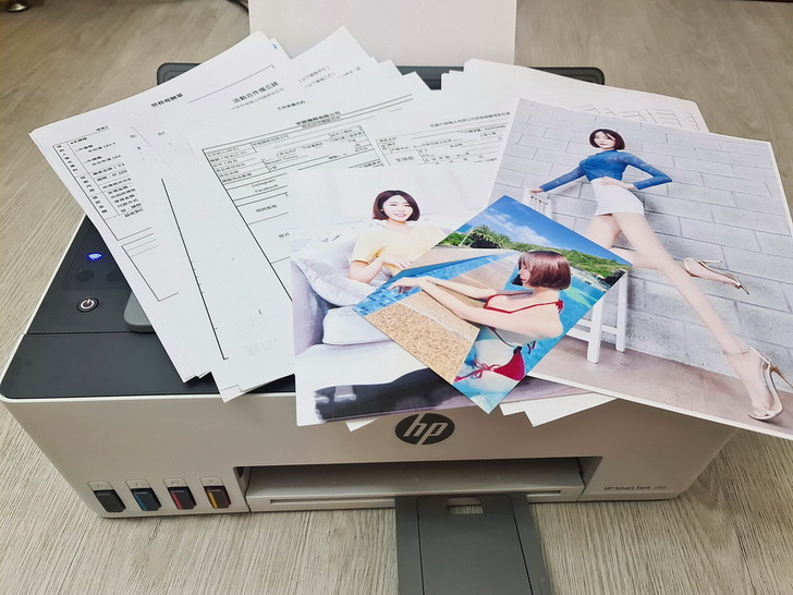 使用 Smart Tank 580 將近一個多星期以來，對於其列印速度及品質真的很滿意，重點是列印時不像以往的印表機會有很大的聲音，常常一次列印幾十張黑白文件，Smart Tank 580 安安靜靜的就列印完成了。對於常常需要列印證件的使用者，一鍵列印證件 操作起來真的很方便，再也不用跑便利商店又貴又麻煩。(圖文來源：HP Smart Tank 580 超簡易！超大印量！無線連接！一鍵證件列印！)