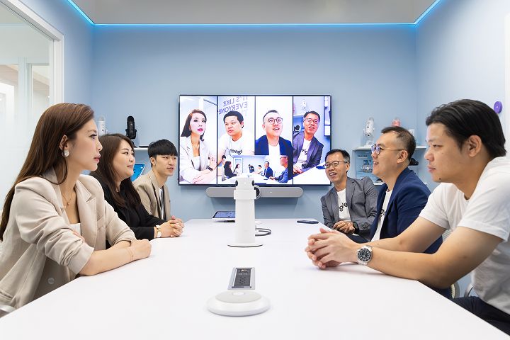 Logitech 與華電信 HiNet 合作推出 AI 視訊會以租代買方案，幫助企實現視訊備無痛升級