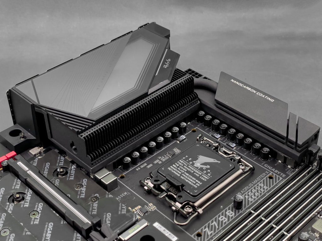 用料超紮實的 Z790 AORUS MASTER X，讓處理器跟記憶體的效能再上層樓！