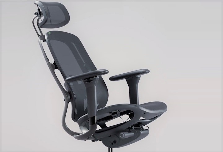 Razer Fujin Pro 的骨架是採用鋁合金材質，坐墊、椅背與隨附的 3D 可調式枕都是採用透氣網眼布料包覆。