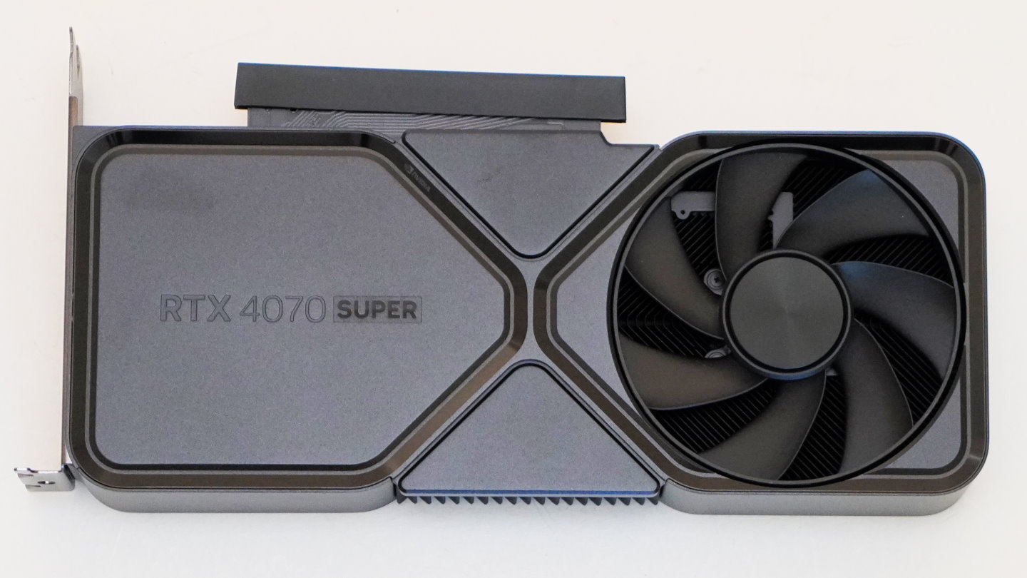NVIDIA GeForce RTX 4070 Super效能實測，加入AI超能力的2K遊戲卡加量不加價 | T客邦