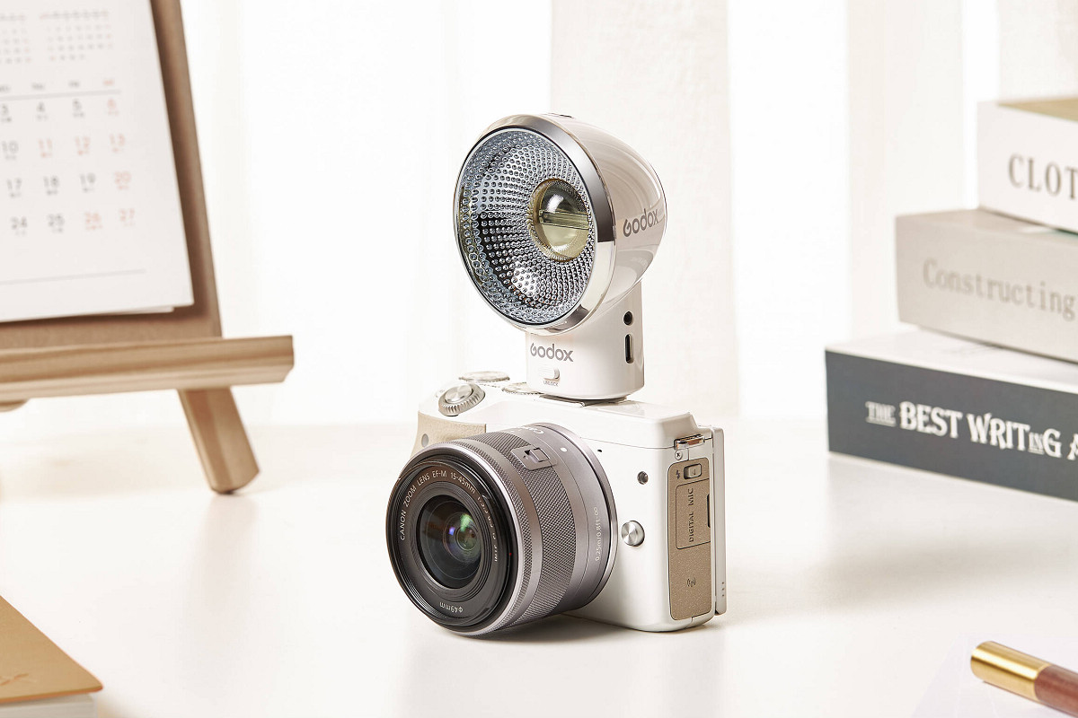 神牛發表最新迷你復古相機閃光燈GODOX Lux Elf！售價僅約NT$1,500