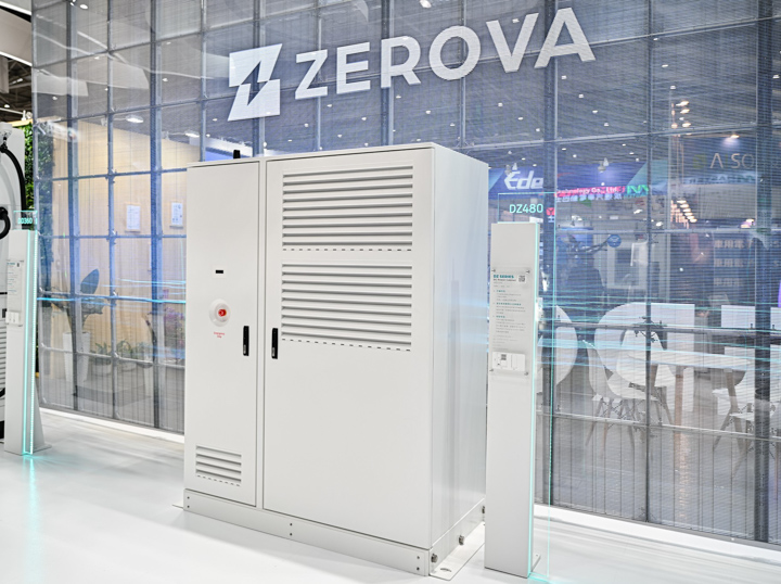 DZ480 kW分體式電源櫃以電源動態分配技術提供同時多達6組櫃充電輸出功能，最大化充電效率。
