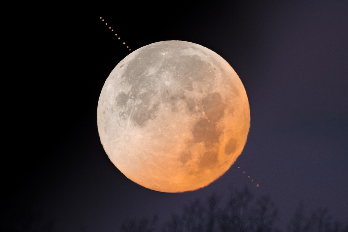 準備好你的相機！土星合月、寶瓶座流星雨，還有多年一遇的月掩火星，5月天象精彩緊湊
