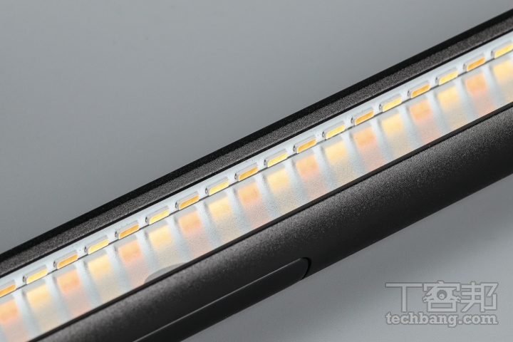 LED 燈珠採用冷暖雙色 LED 交錯排列，色溫範圍由 2700K 至 6500K。