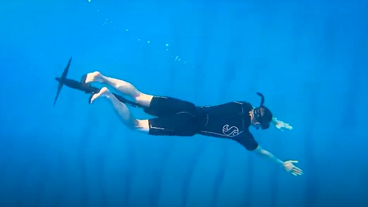 「水下自行車」讓你以超乎常人的速度在水前進
