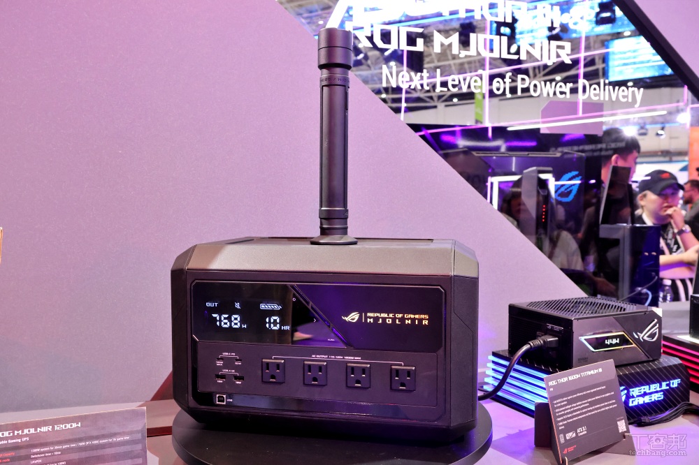 Computex 2024：華碩展出雷神之鎚 ROG Mjolnir 儲能行動電源，超酷帥造型、能充電還能當 UPS