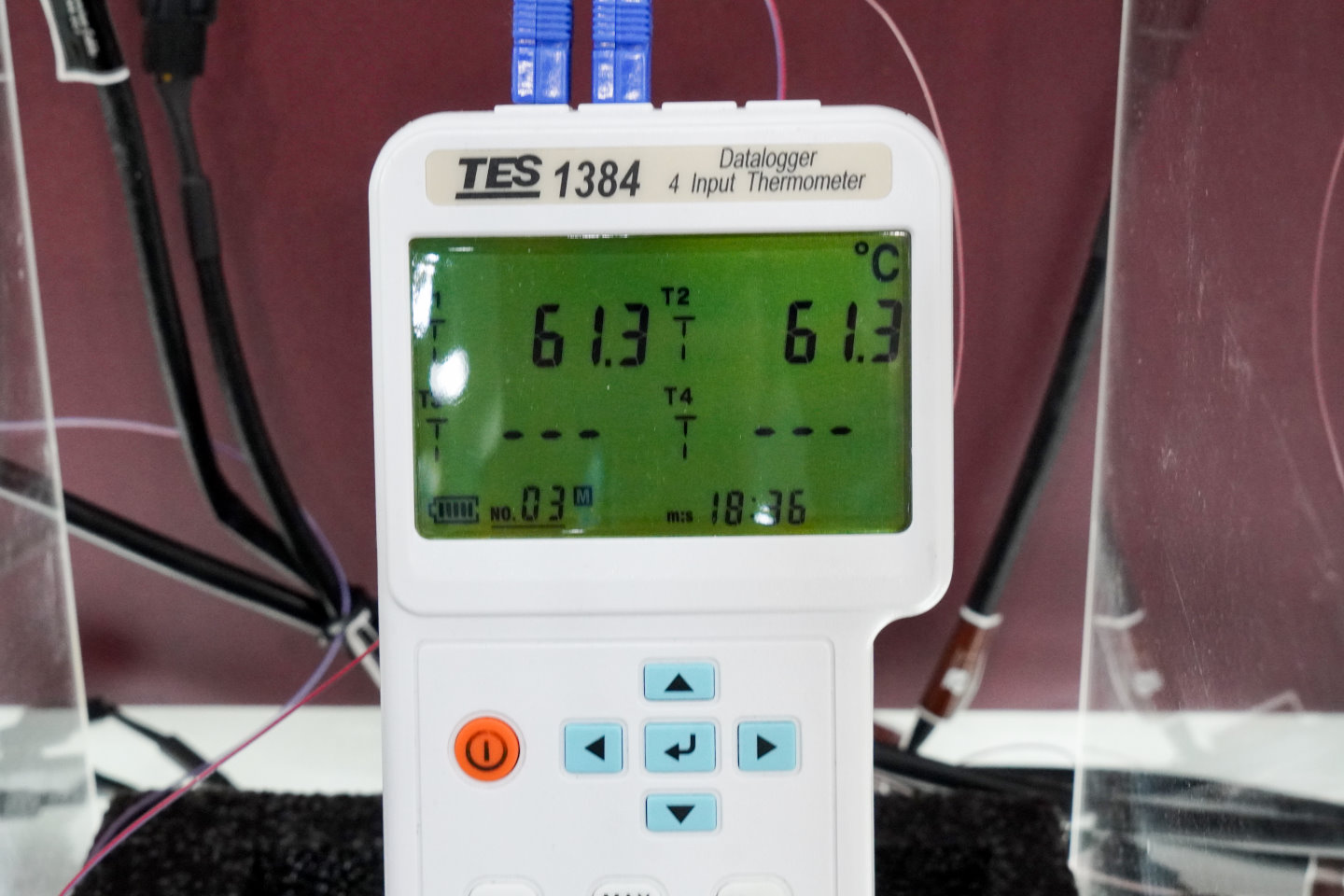 會場展示前後2代散熱器將模擬為處理器的熱源表面降溫至攝氏61.3度。