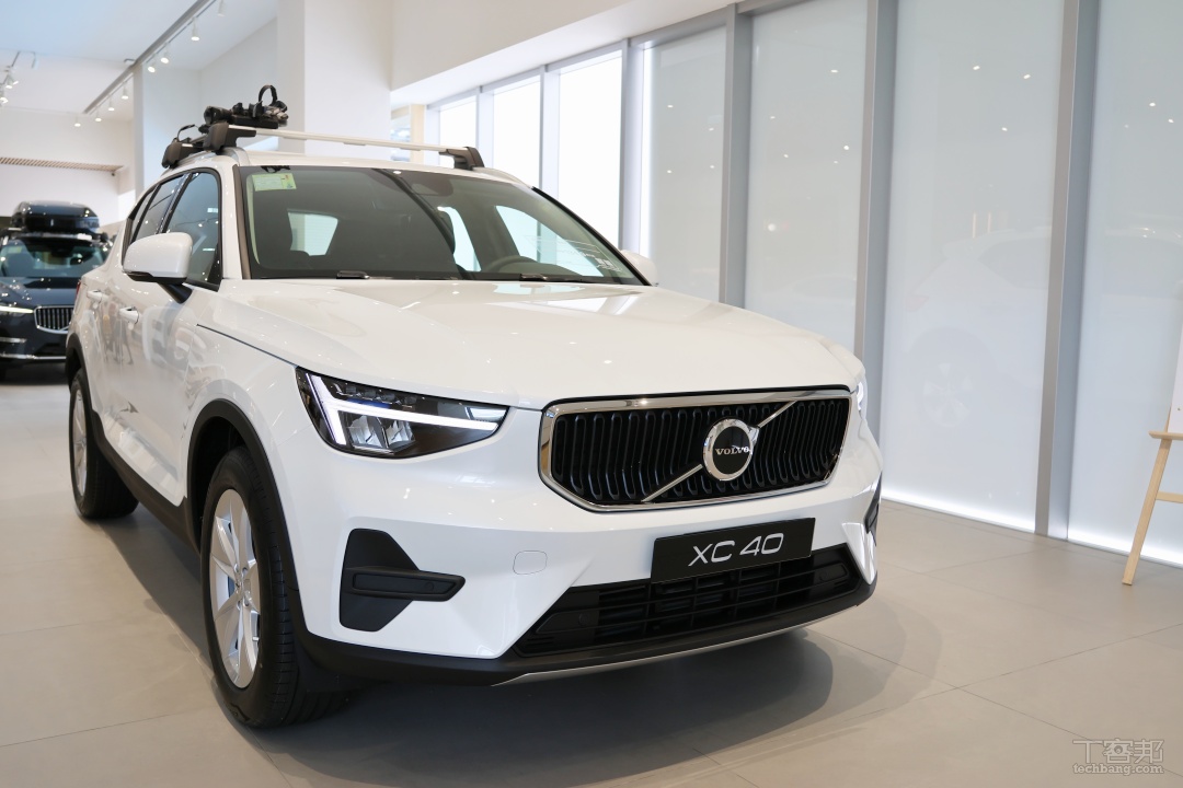 Volvo C40 Recharge 五大純電科技解析：半自動輔助駕駛、盲點資訊系統、360 度環車輔助攝影機