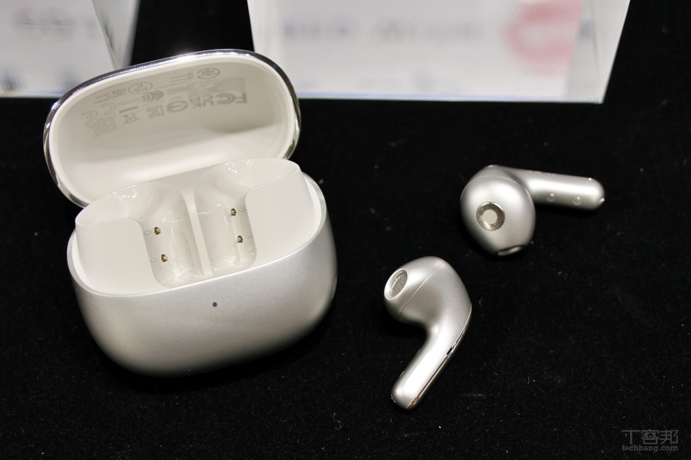 小米推出 Buds 5 入耳式耳機和首款 Xiaomi 開放式耳機
