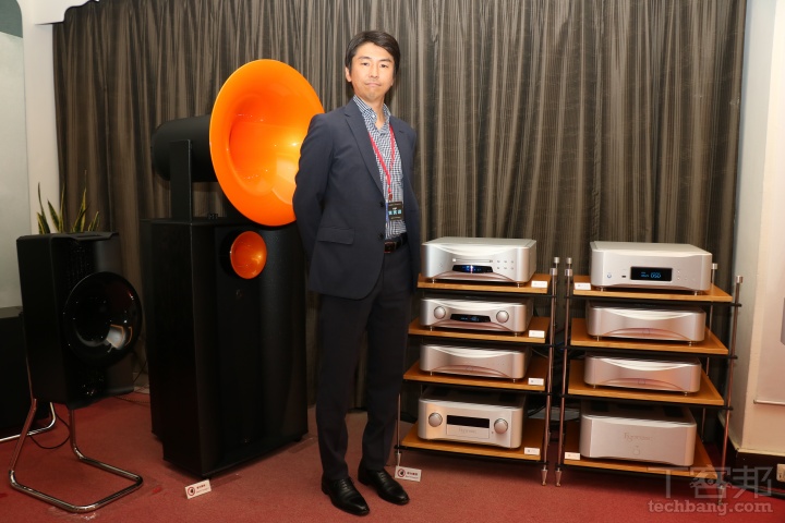 除了著名的 Avantgarde 號角喇叭，現場還有Colibri C18 超低音喇叭與 C1X 數位播放機同步亮相。