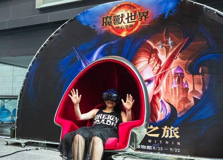 暴雪娛樂特別與德國科隆 gamescom 2024 同步，在科工館打造《魔獸世界》VR 虛擬實境體驗，讓玩家身歷其境潛入遊戲世界中。