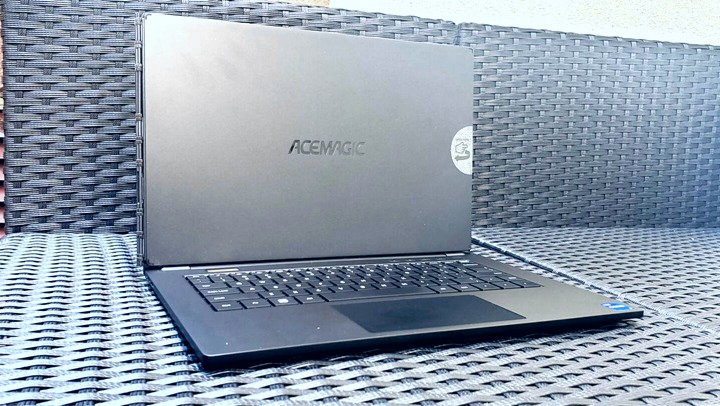 便攜顯示器的終結者？AceMagic X1 雙螢幕筆記型電腦顛覆傳統