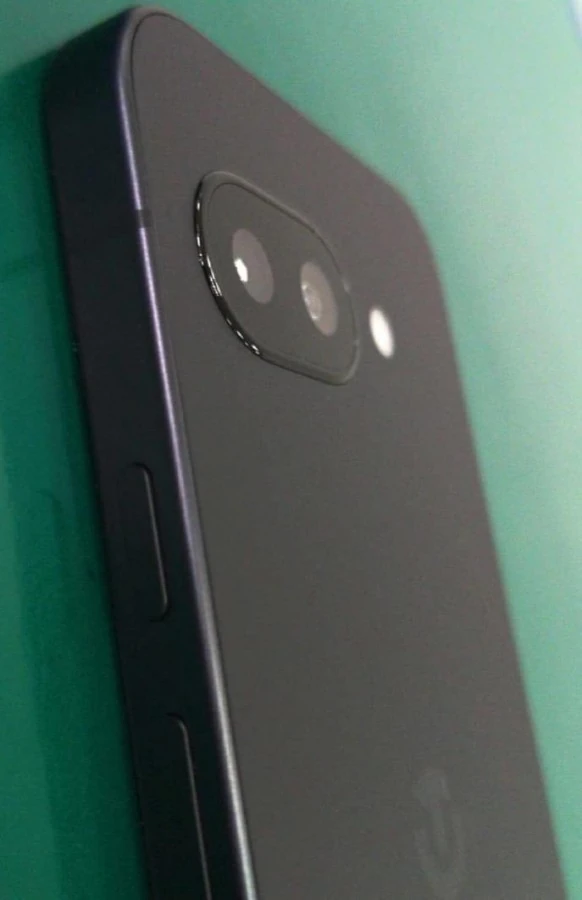 Google Pixel 9a 手機外觀已經遭代工廠員工流出：鏡頭輕微凸起、底部設 SIM 卡槽