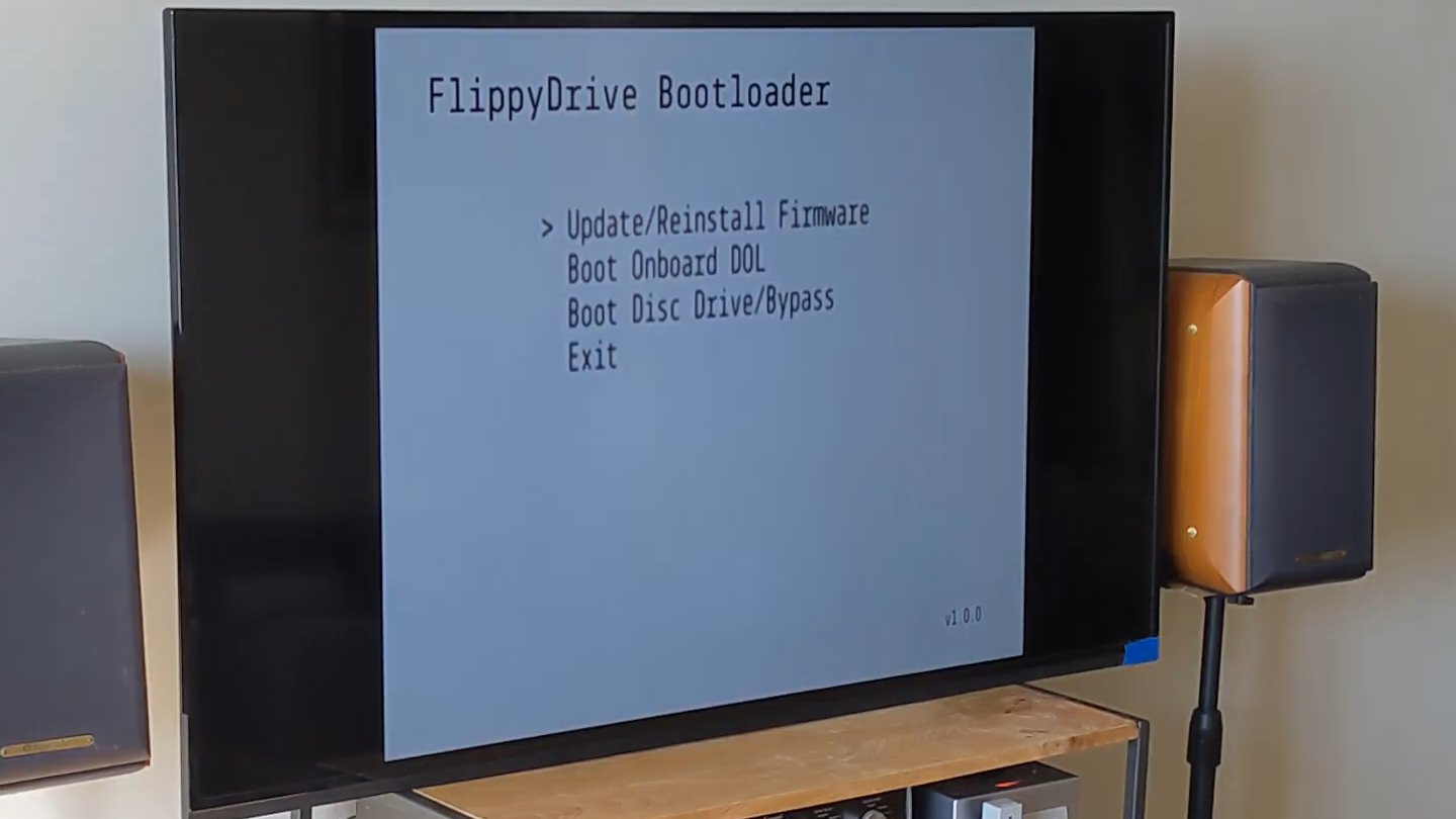 FlippyDrive內建Bootloader，能夠引導至自身的韌體開機。