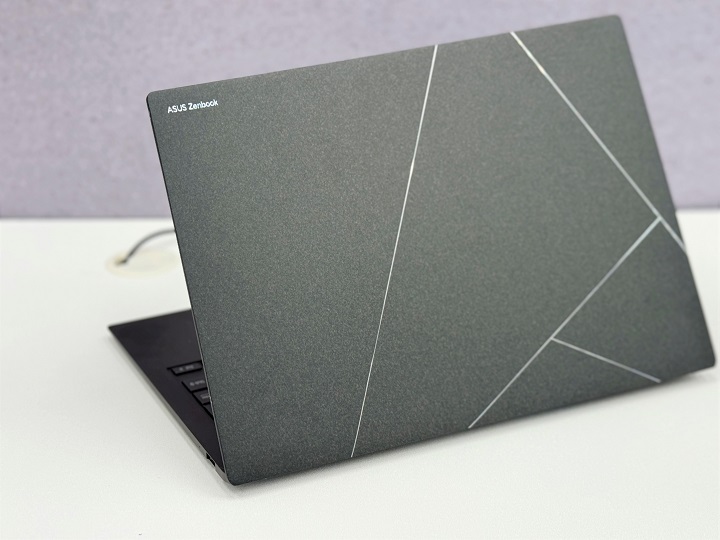 Asus 擴大 Copilot+ PC 陣容，Zenbook S 14/16、Vivobook S 14、ExpertBook P5、搭載 Intel Core Ultra V200 系列處理器