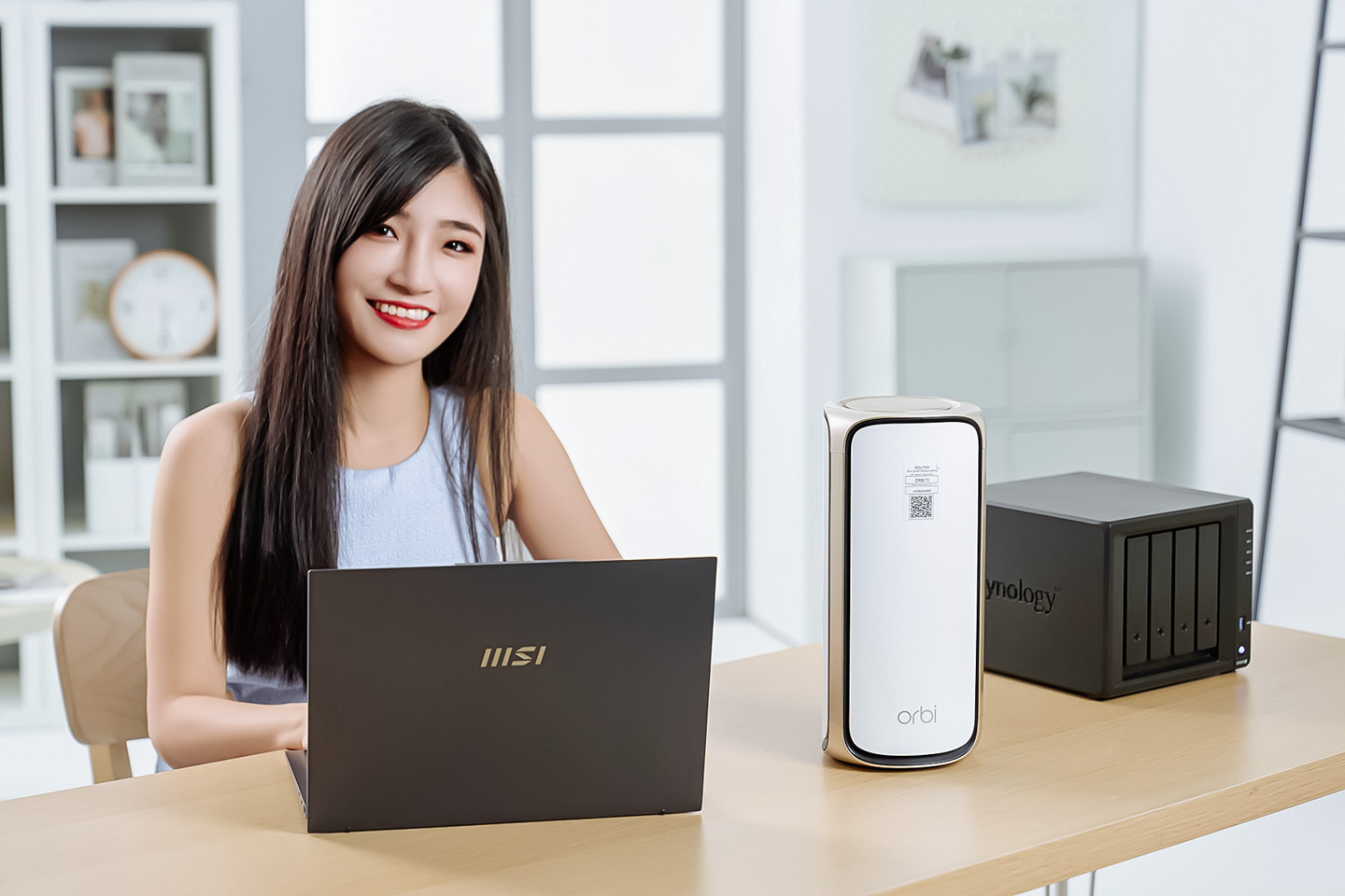 除了優異的 Wi-Fi 7 效能，Netgear Orbi RBE973S 也內建 10 GbE 規格的 WAN 埠與 LAN 埠，因此也能提供絕佳的內網傳輸速度。