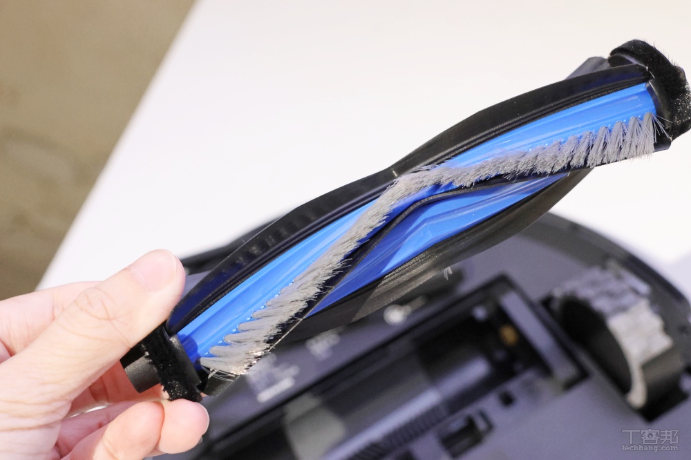 科沃斯X8 PRO OMNI掃拖機器人合體洗地機：恆壓滾筒活水洗地、早鳥價 32,988 元限時開跑