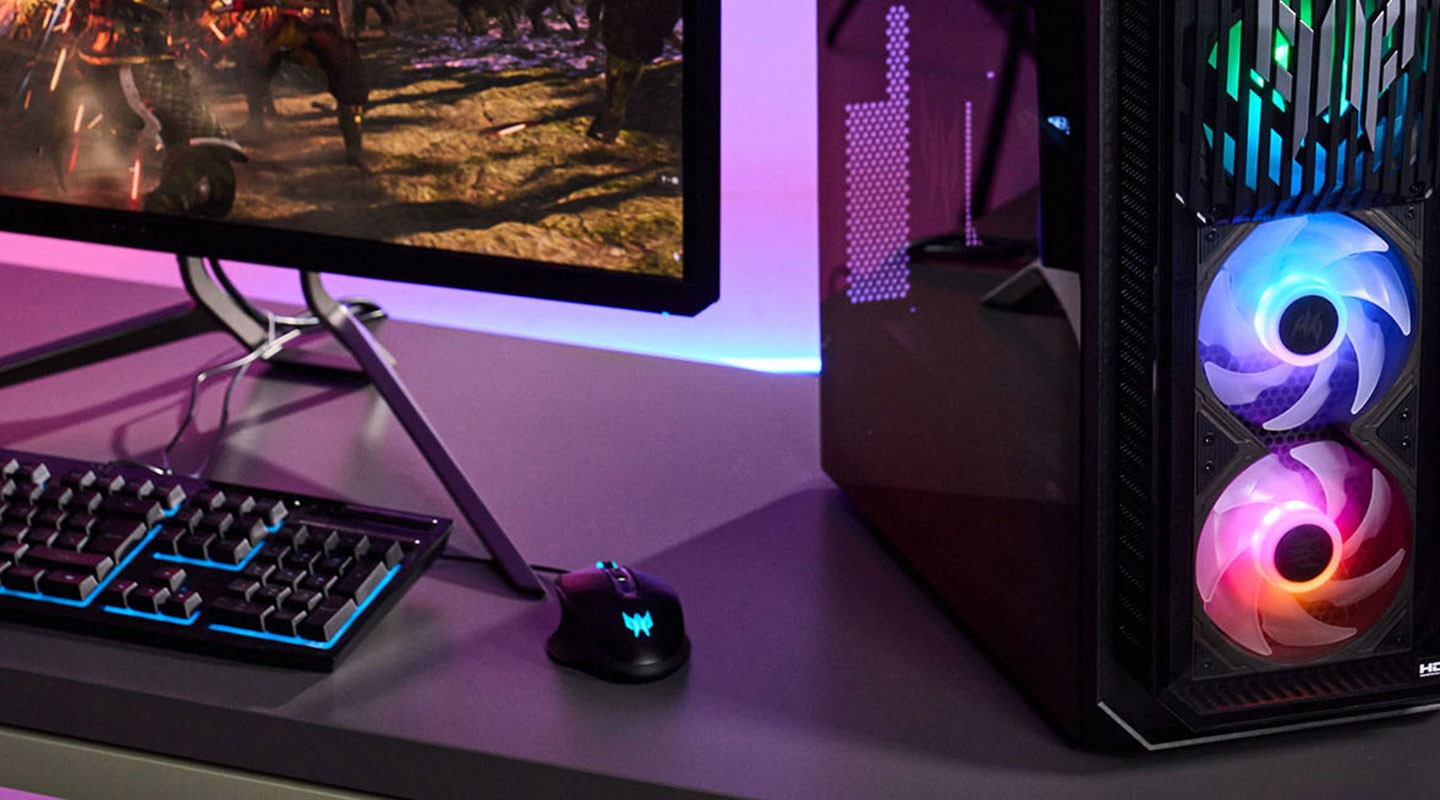 Predator Orion 7000 隨附專屬的鍵盤與滑鼠，同樣也有 RGB 燈光效果。