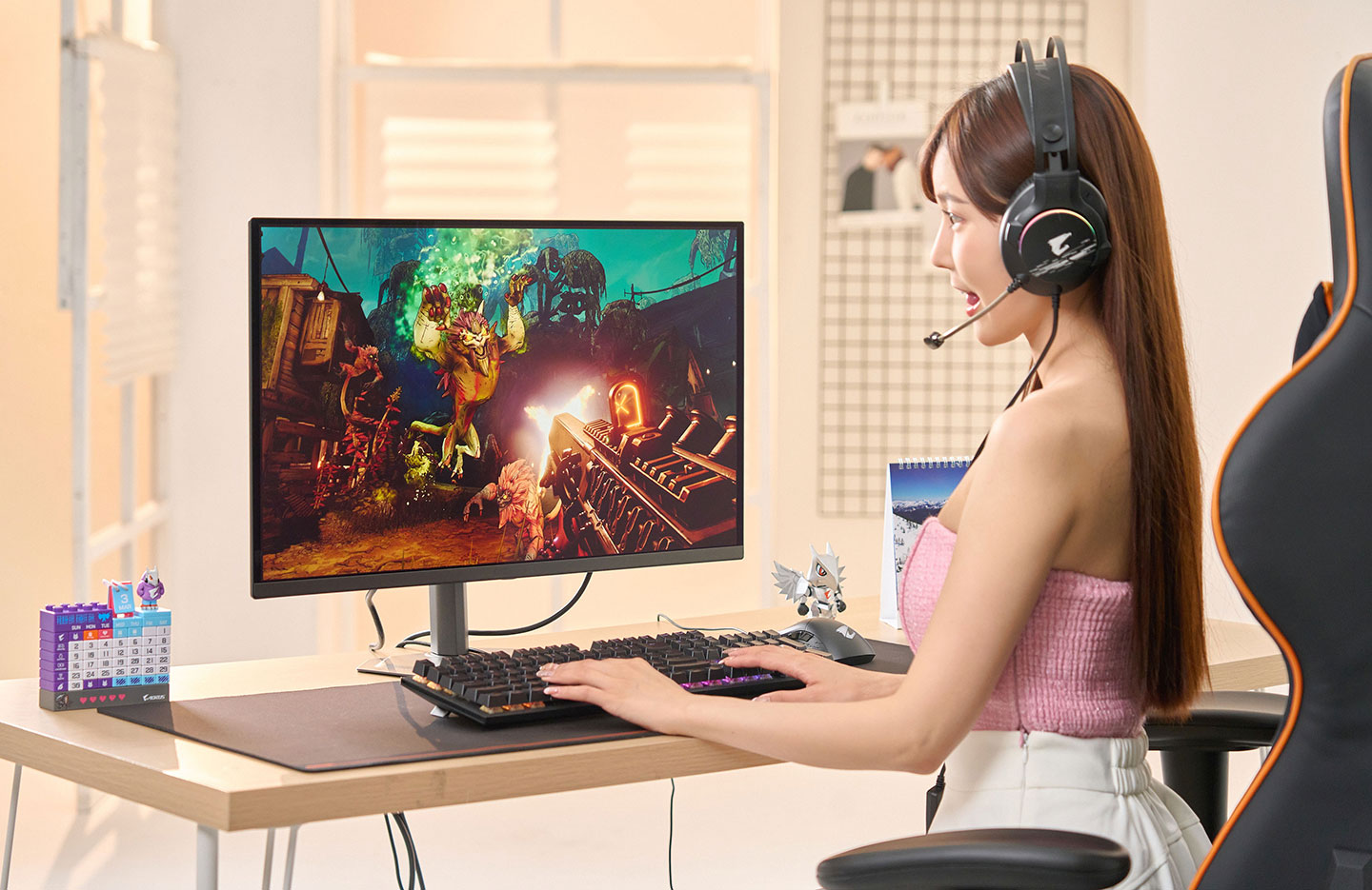 視角高速移動的 FPS 類型遊戲也非常適合透過 MO27Q2 來遊玩，出色的影響立體層次與順滑的動態呈現大大體升了遊戲的沉浸體驗。