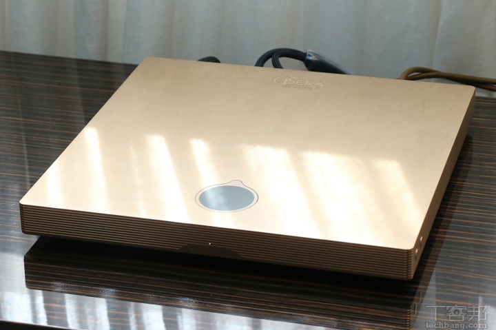 Devialet 二代發燒級擴大機 Devialet Astra 發表：23K 金箔機身、頂尖 ADH 放大技術，還升級個性化設定