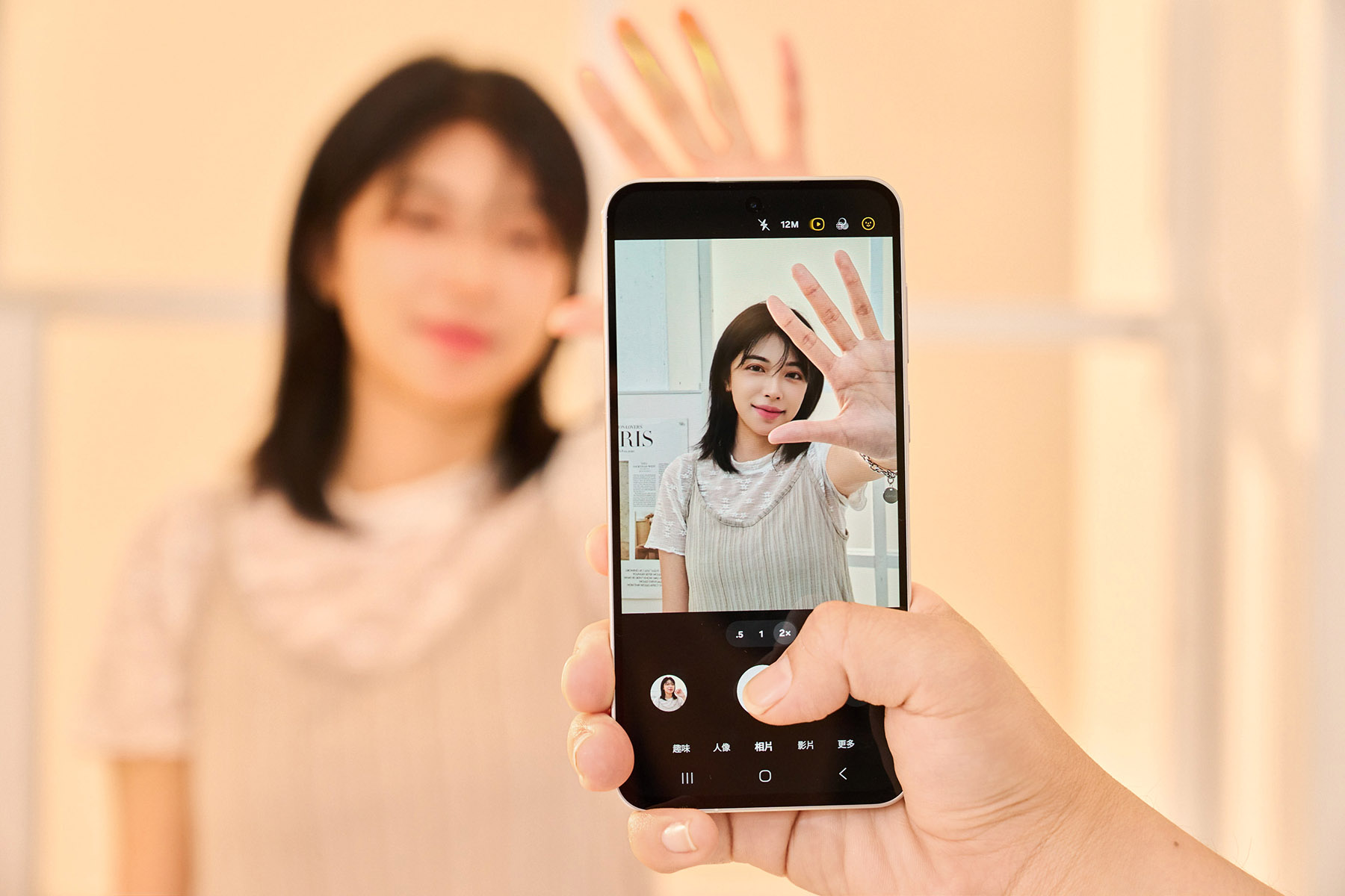 在拍照介面就可以直接切換不同焦段來拍攝。