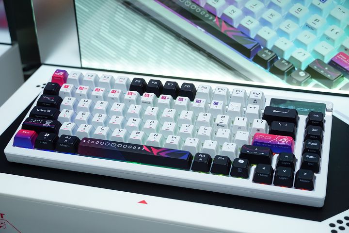 ROG 推出全新白銀色系電競周邊系列，與 NINJA Taipei 聯手打造沉浸式快閃體驗