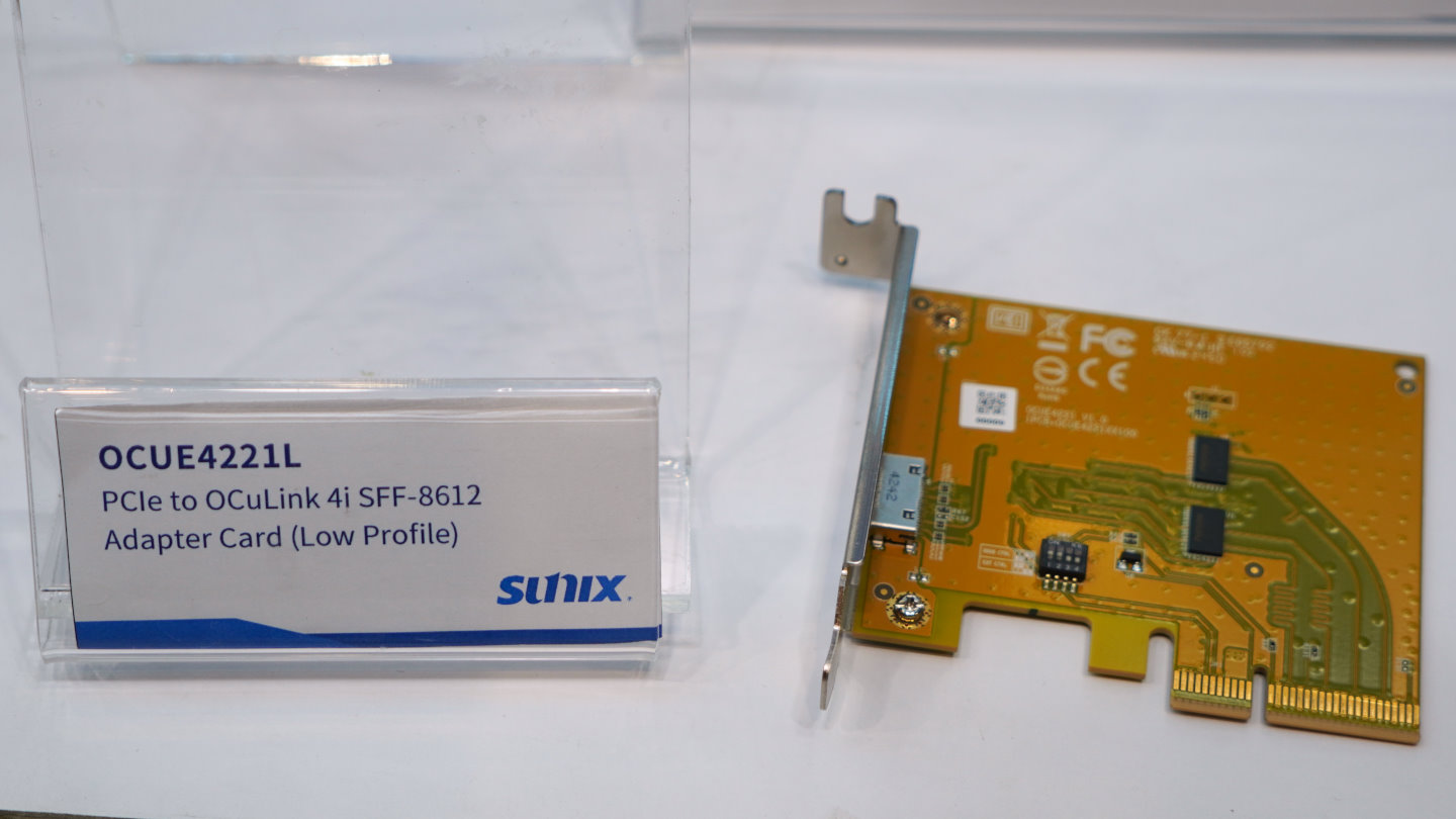 OCYU4221L轉接卡採用PCIe Gen 4x4匯流排與半高尺寸，能將桌上型電腦的PCIe插槽轉換為外接式的OCuLink介面。