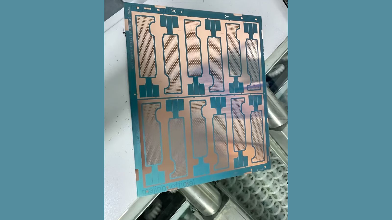 iPhone 17 Pro 散熱系統新突破？傳首度導入VC散熱系統，導熱銅片照片流出