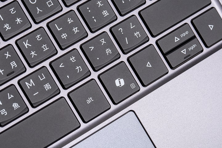 ThinkPad X9 Aura Edition 也是 Copilot+ PC，也具備獨立的 Copilot 鍵。