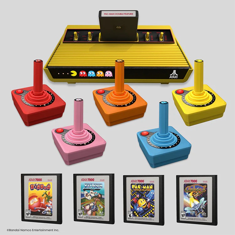 慶祝《小精靈》45 週年，Atari 推出 2600+ Pac-Man 紀念版主機，還有鬼魂配色的無線搖桿