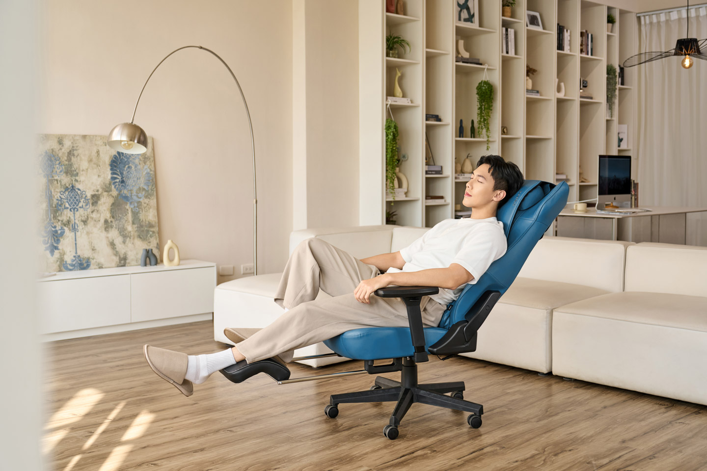 OSIM 天王工學椅-支撐X按摩X紓壓，一椅三用，超越人體工學椅的新選擇