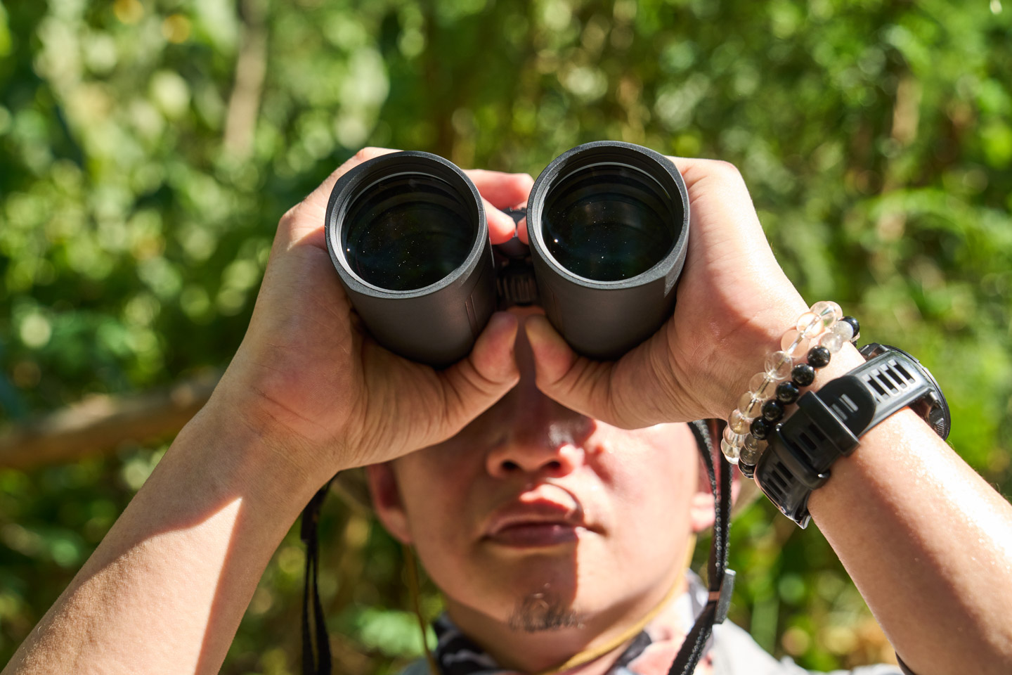 探尋山林原野間的飛羽身影，攝影師蘇亮宇與 ZEISS SFL 50 雙筒望遠鏡的深度對話