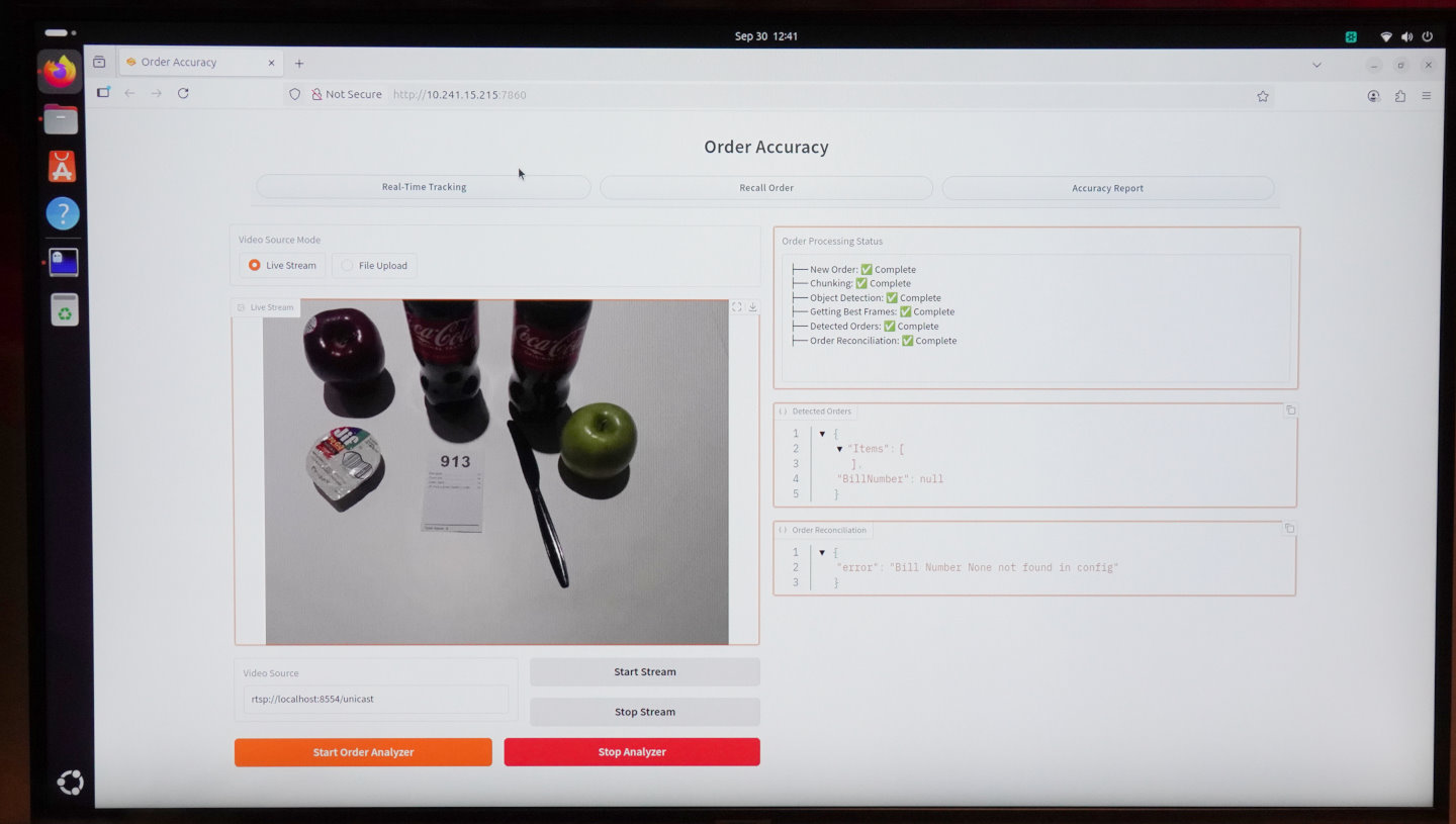 系統透過攝影機影像辨識進入區域的商品是否與訂單相符，並統計打包的正確率。