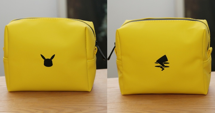 皮卡丘造型收納包提供亮眼黃色和沈穩黑色選擇，且在外部兩面印有不同皮卡丘剪影設計。  ▲ 皮卡丘造型收納包提供亮眼黃色和沈穩黑色選擇，且在外部兩面印有不同皮卡丘剪影設計。