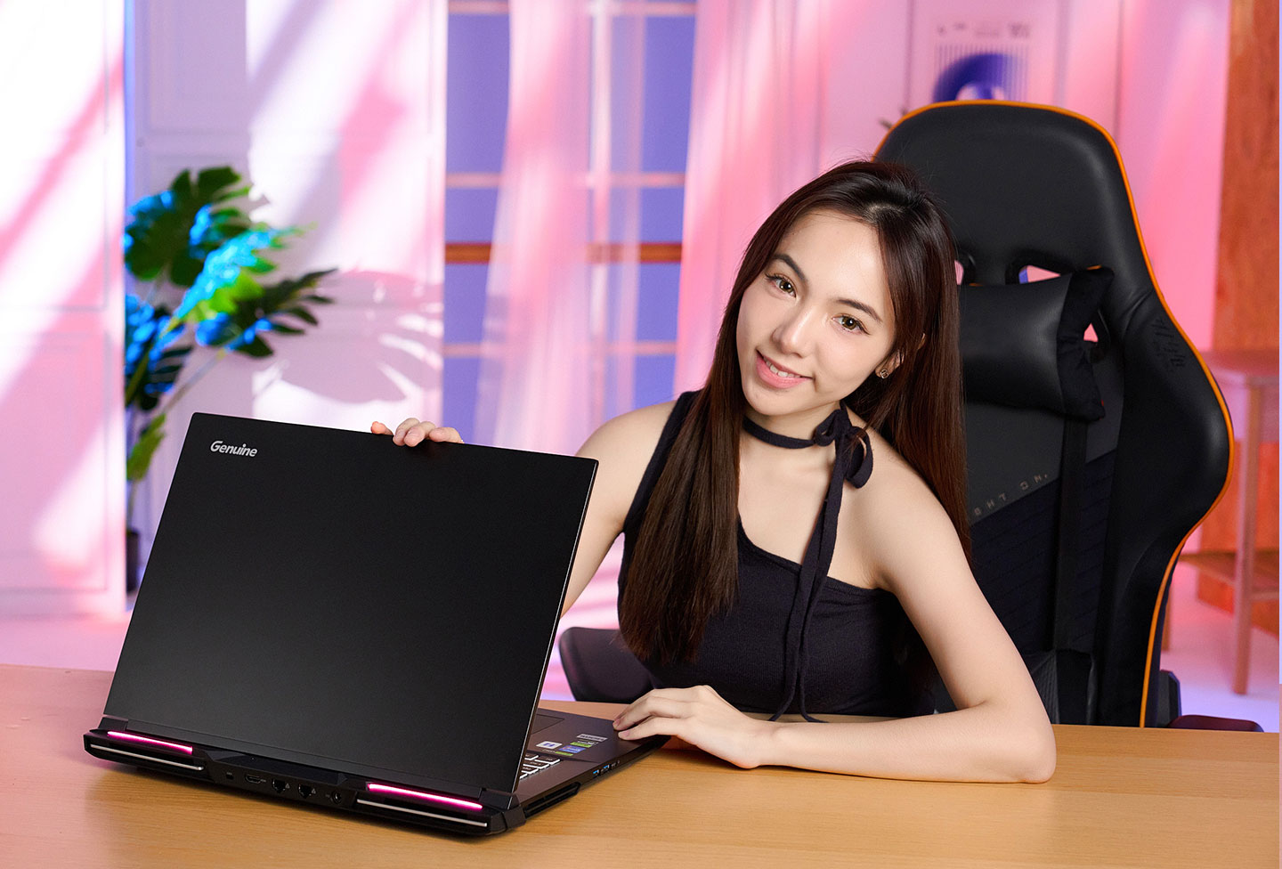 捷元旗艦級電競筆電再度震撼登場！全新捷元 ZEUS 18G 擁有更為強大的硬體規格與功能性，能滿足追求頂尖效能筆電使用者的需求！