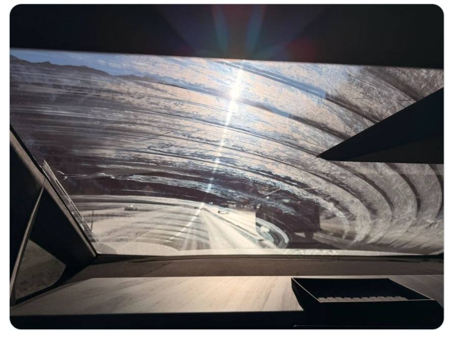 特斯拉也認錯？Cybercab 量產版捨棄單雨刷，回歸傳統雙刷設計