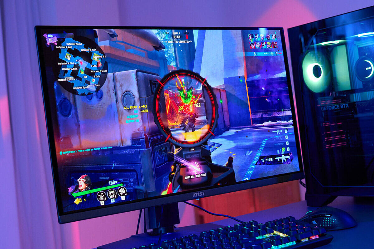 在 500Hz 更新率與 0.03ms 反應時間的加持下，高速移動時的畫面細節不易模糊，操作輸入與畫面回饋之間的延遲感明顯降低。