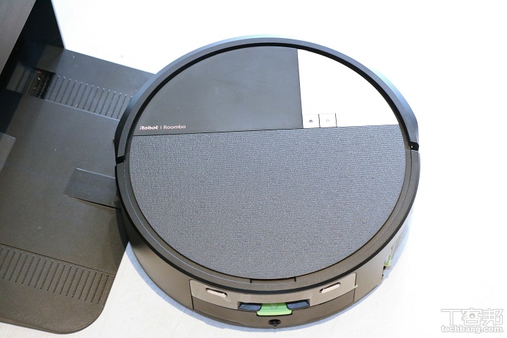 iRobot Roomba Max 705 Combo AutoWash 開箱實測：一機包辦清掃、濕拖與後勤工作，真正解放雙手