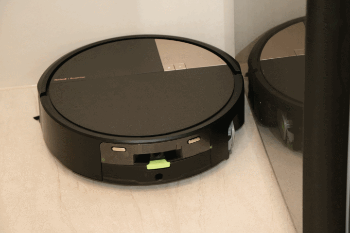 iRobot Roomba Max 705 Combo AutoWash 開箱實測:一機包辦清掃、濕拖與後勤工作,真正解放雙手