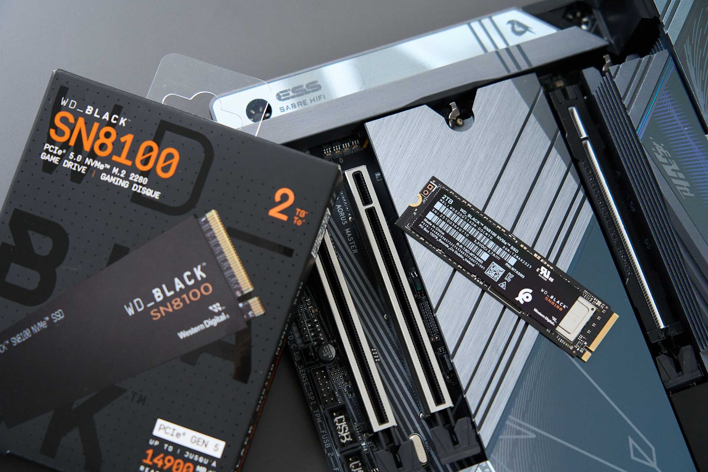 SANDISK Optimus GX PRO 8100 NVMe SSD 開箱實測：極速傳輸效能優異，為追求頂尖效能而生！