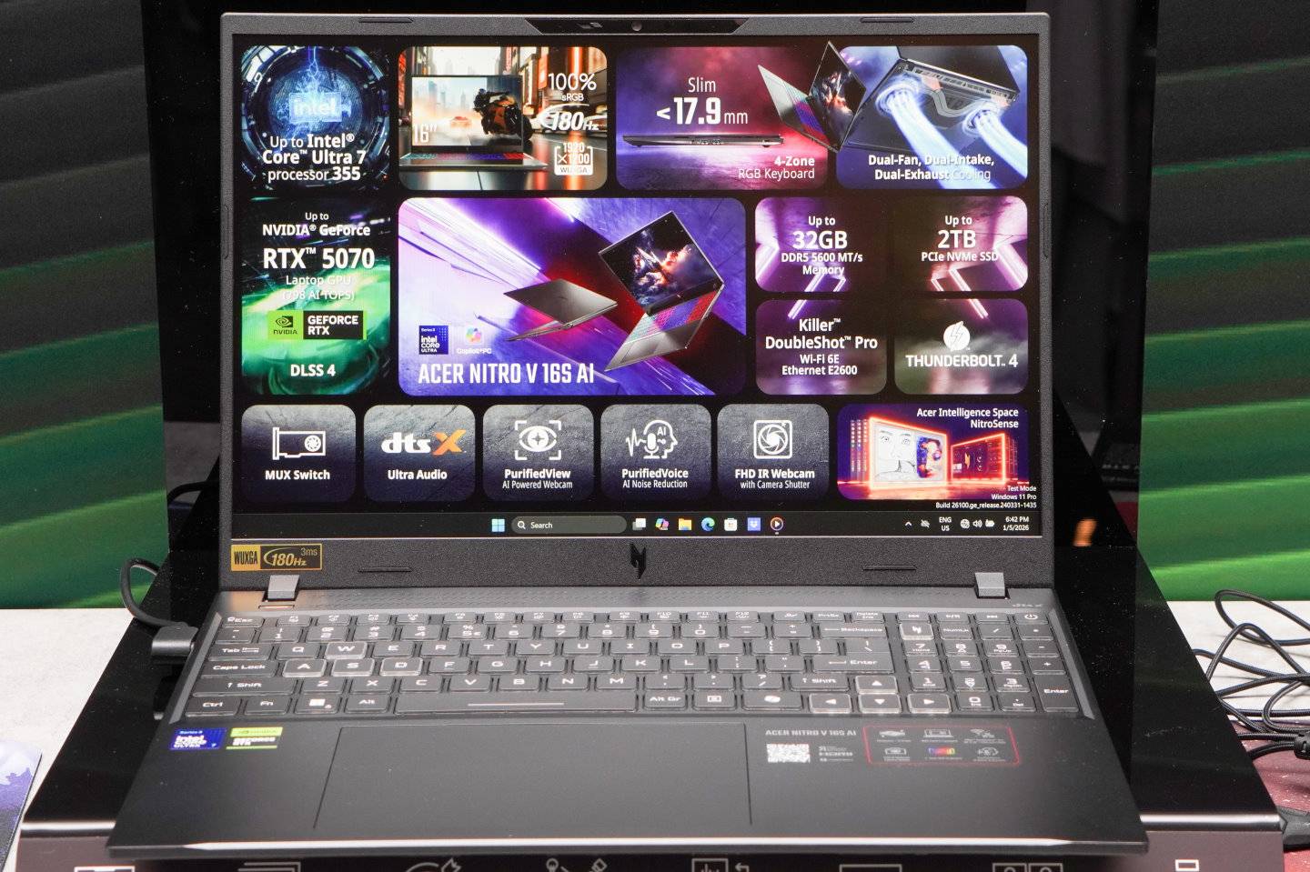 Nitro V 16S AI的機身厚度僅有1.79 CM,最高同樣可選Intel Core Ultra 7 355處理器與行動版GeForce RTX 5070獨立顯示晶片。