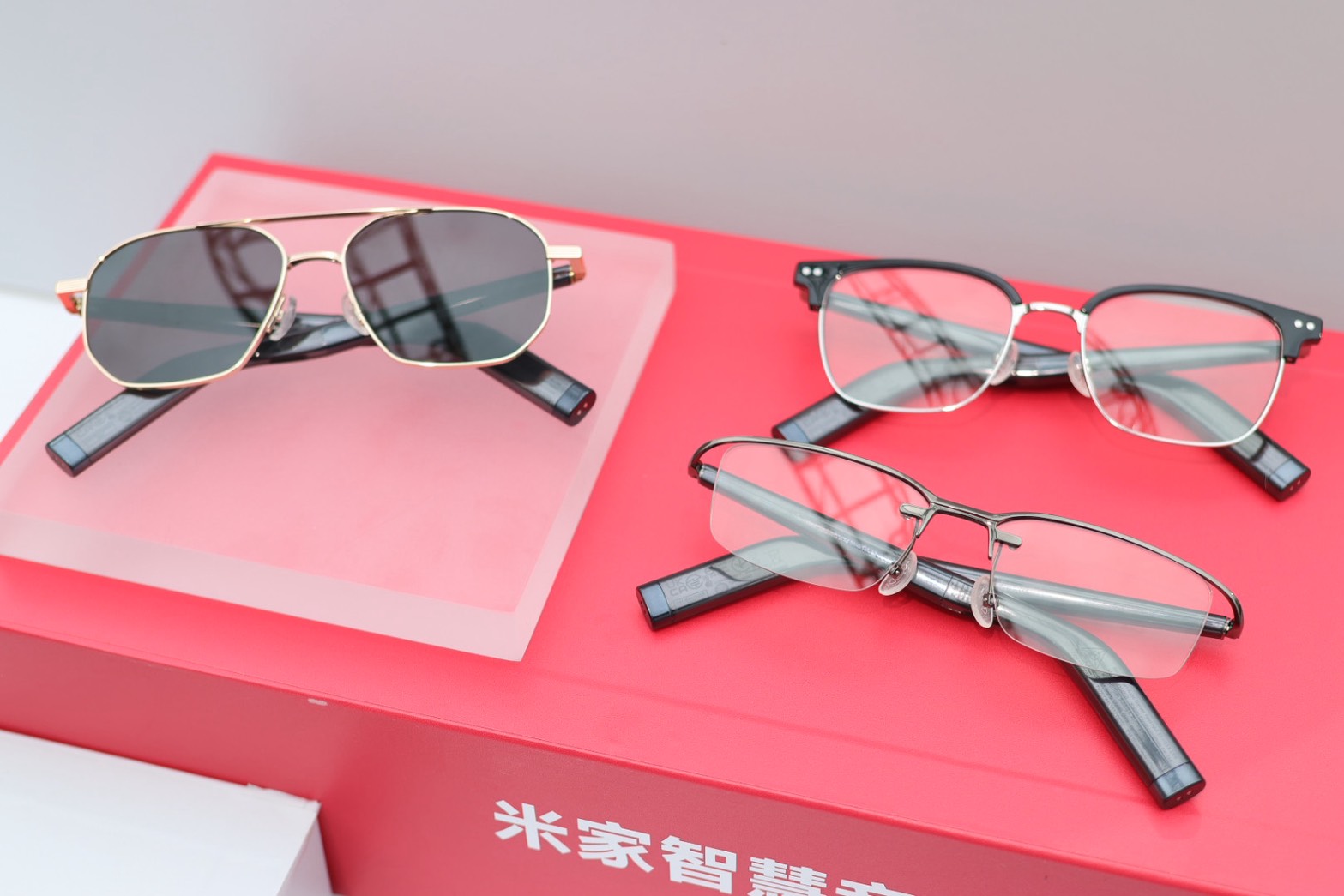 小米配件三連發！REDMI 降噪耳機 519 元、6mm 超薄磁吸電源與錄音眼鏡齊登場