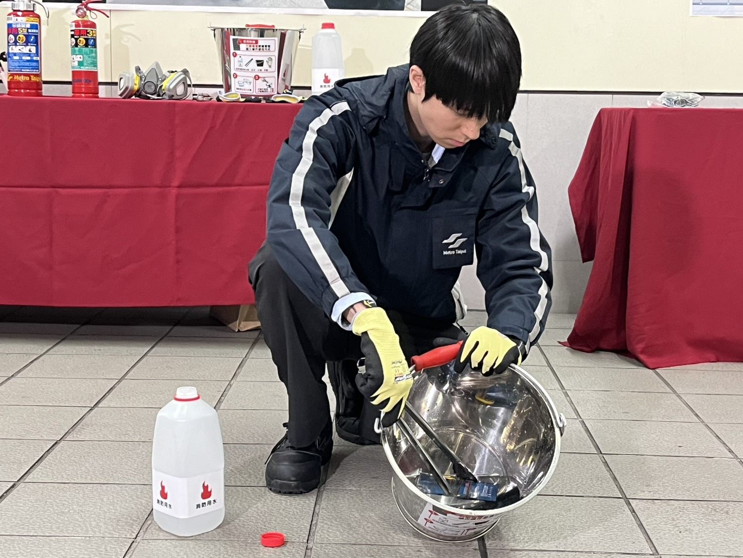 台北捷運呼籲進站勿用行動電源！自燃事件頻傳，增設 117 站行動電源緊急處置設備