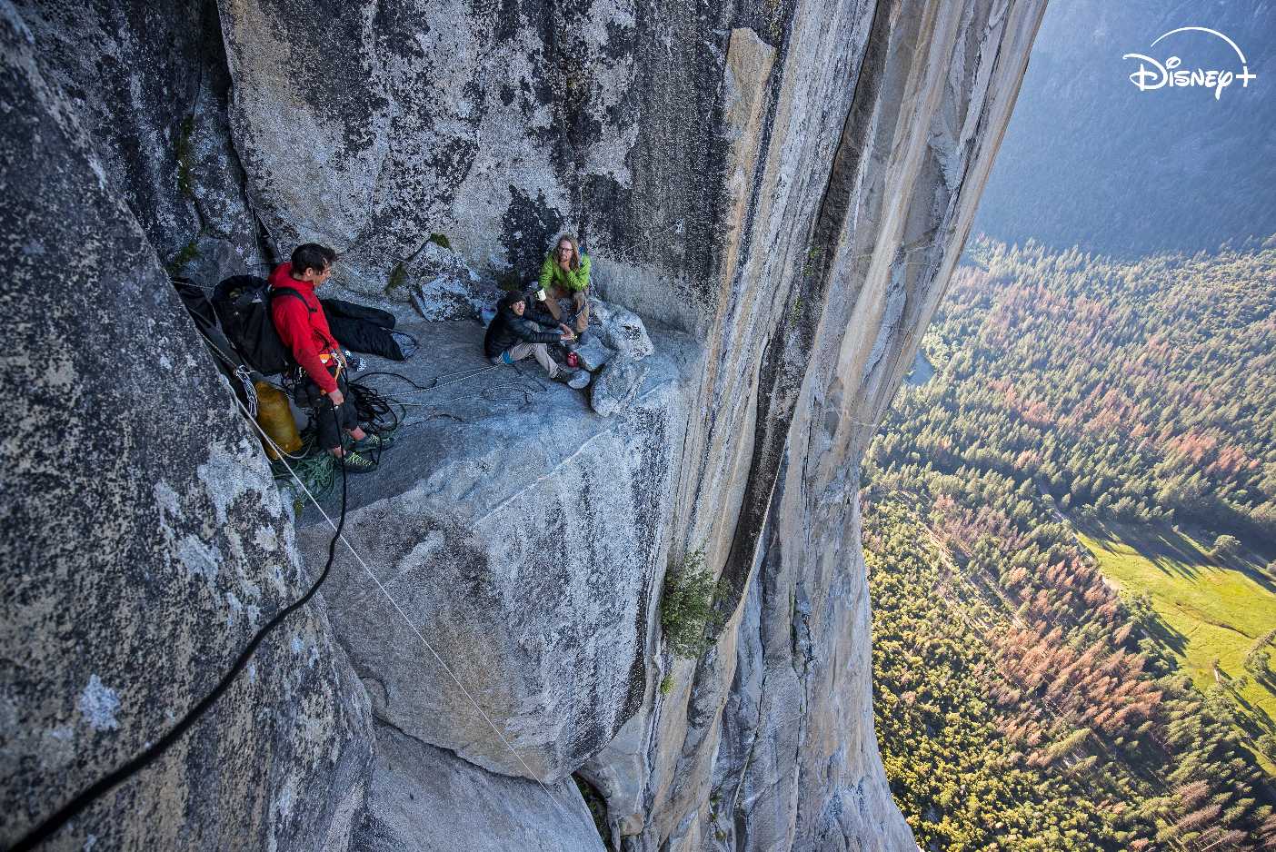 《赤手登峰》紀錄片曝艾力克斯爬酋長岩秘辛，高度堪比兩座 101、Disney+ 就能看