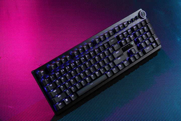 Razer Huntsman V3 Pro 8KHz 評測：8,000Hz輪詢率與第二代類比光軸，為 FPS 競技而生的完全進化