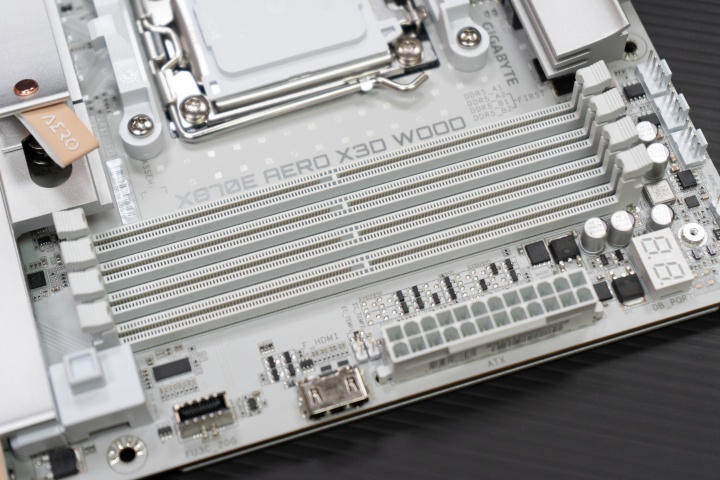 顏值擔當、效能攻頂的主機板：X870E AERO X3D WOOD