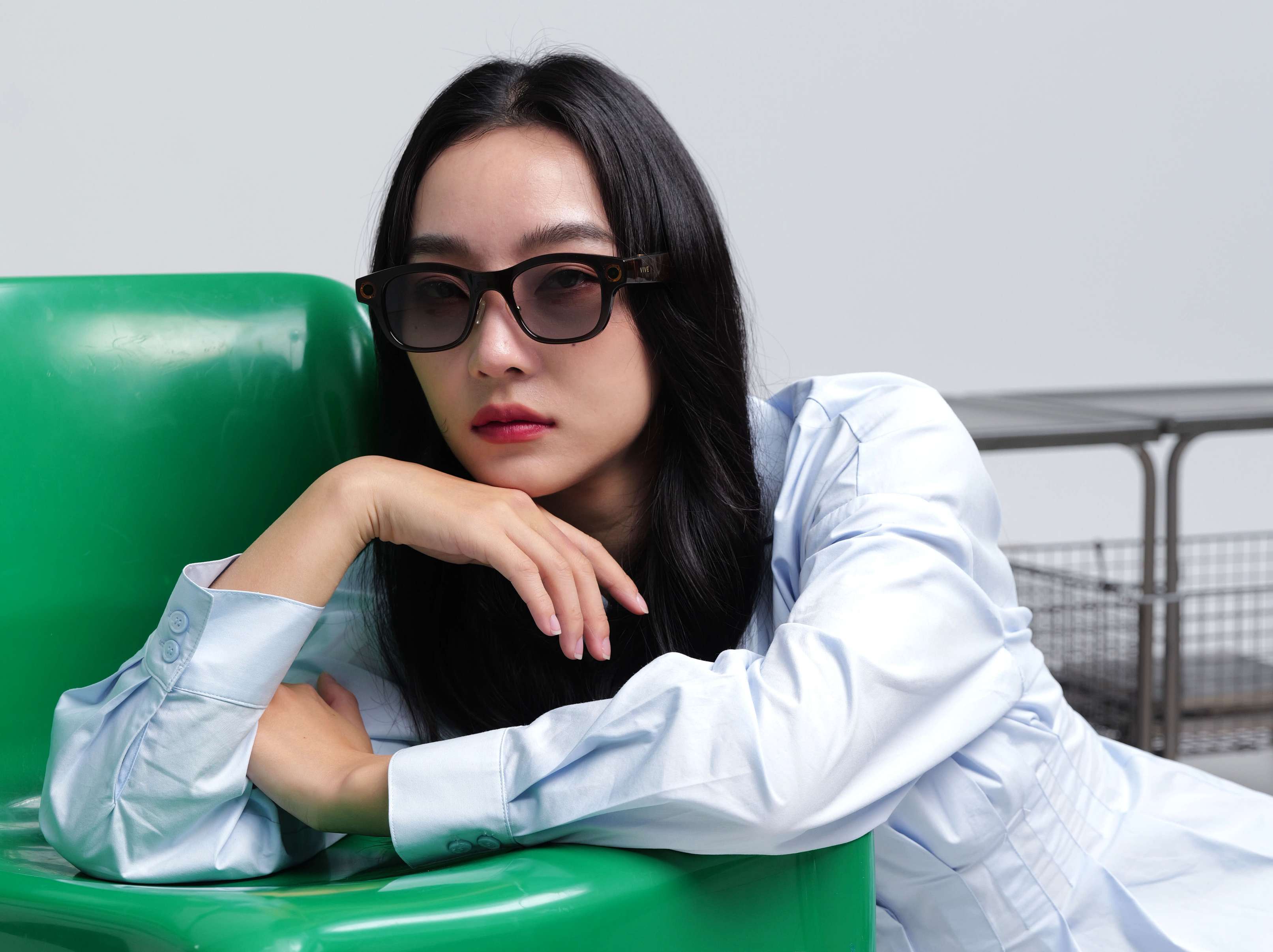 HTC VIVE Eagle 智慧眼鏡於星港上市，新增支援廣東話語音與 Google Gemini 翻譯功能